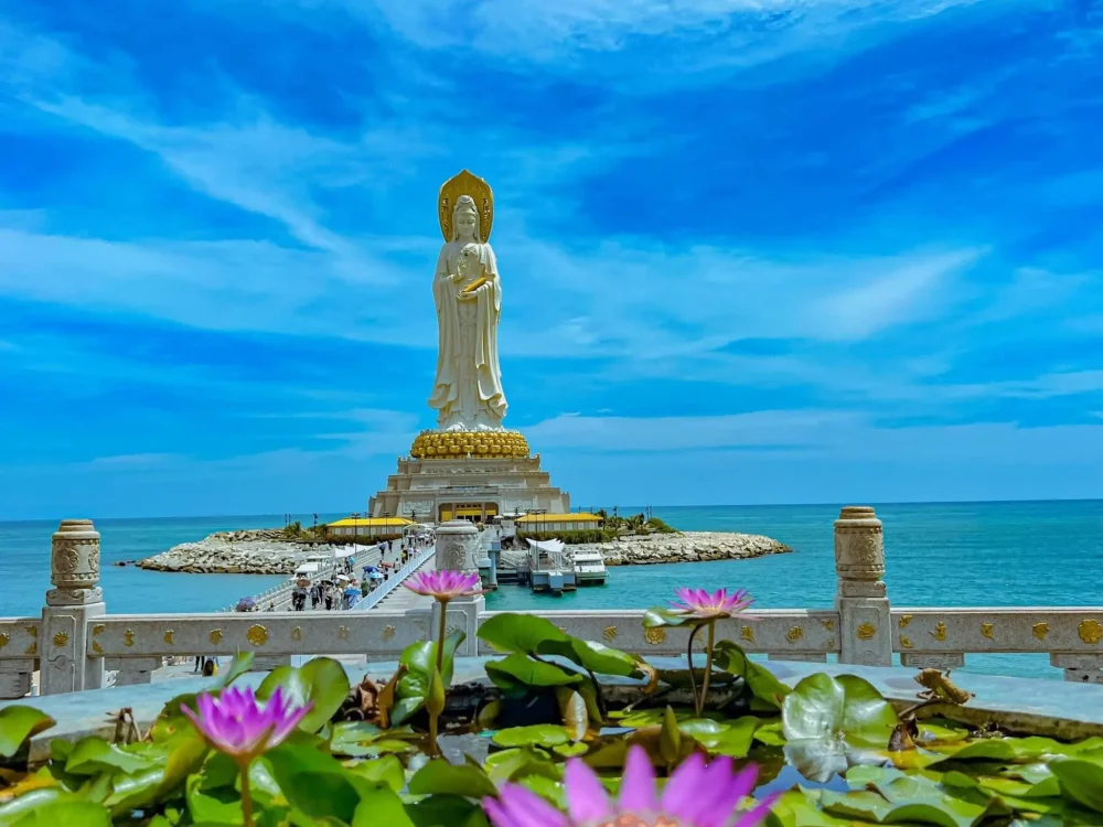 Chiêm ngưỡng tượng Phật Quan Âm tại đảo Hải Nam
