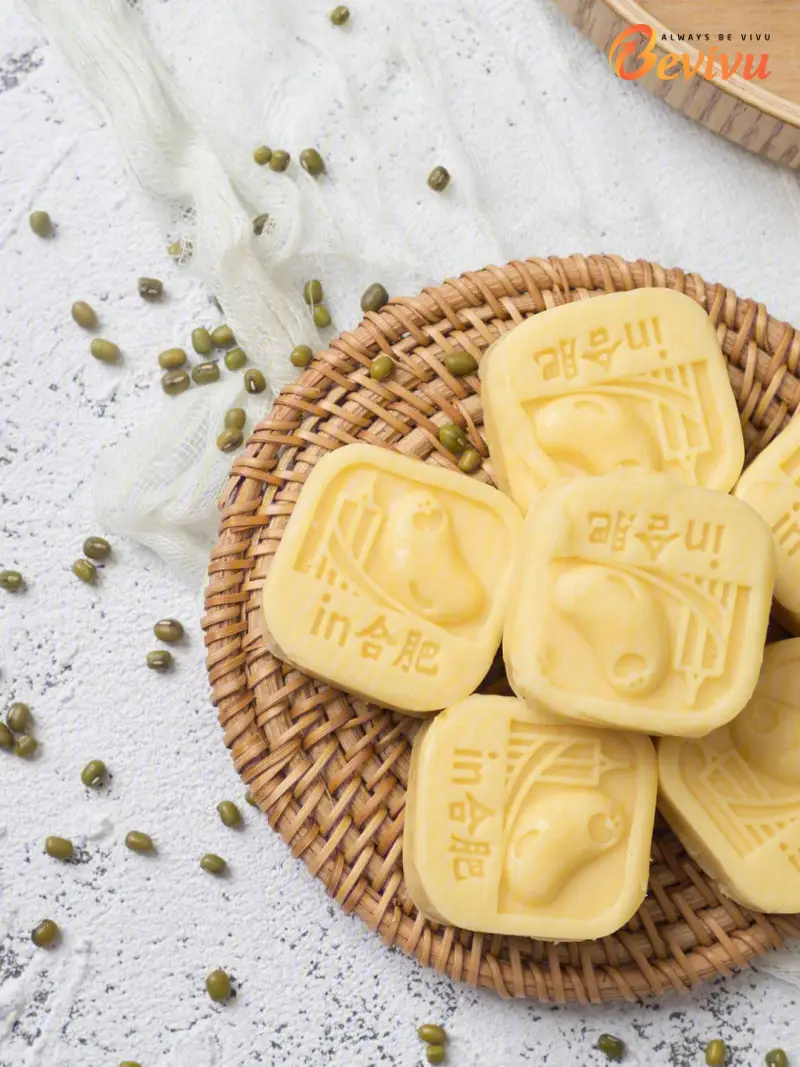 Bánh ngọt đậu xanh với lớp vỏ bánh mềm mịn, thơm nhẹ ẩm thực Bắc Kinh với bánh đậu xanh