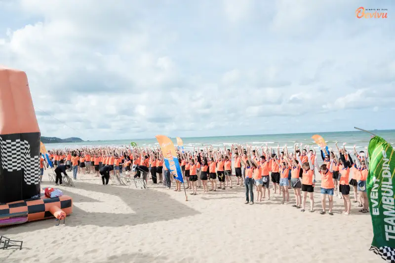 Teambuilding sôi động bên bờ biển Hoạt dộng teambuiding cùng tập thể