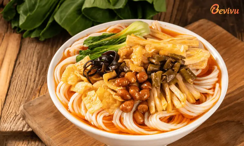 Bún ốc Nam Ninh với nước dùng trong veo ẩm thực nam ninh với bún ốc