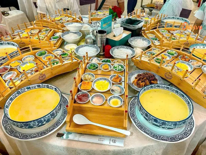 Bún qua cầu - “biểu tượng” ẩm thực của Côn Minh Bún qua cầu ẩm thực Vân Nam tour Trung Quốc