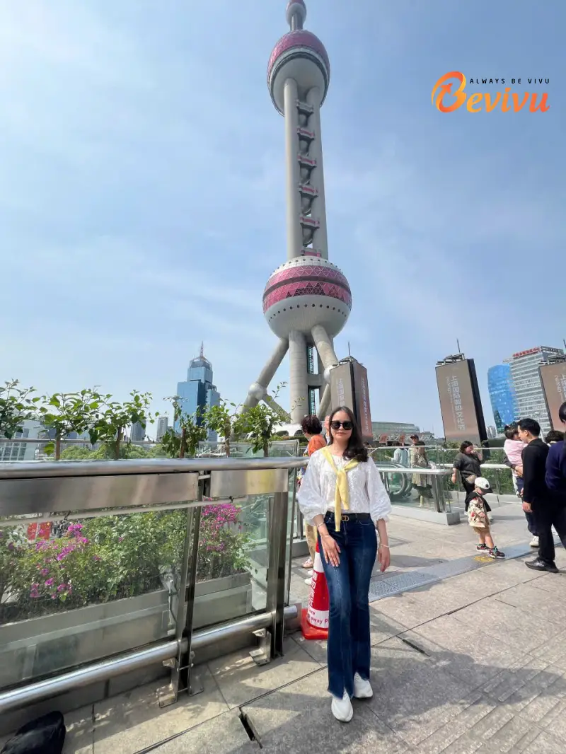 Du khách check-in tại Thượng Hải tour Thượng Hải