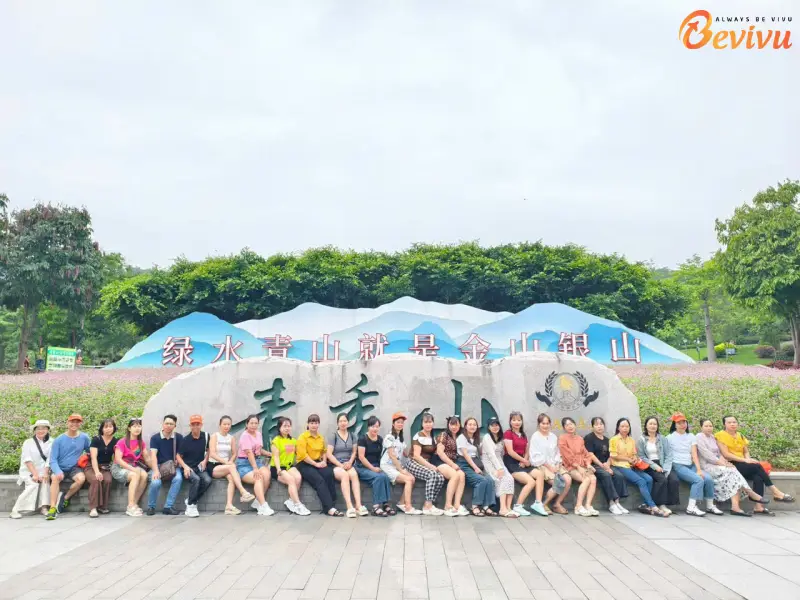 Đoàn khách tham quan tour Nam Ninh du lịch tour Nam Ninh 2025