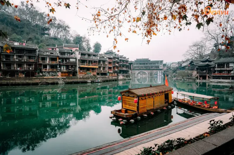 Quang cảnh tại Phượng Hoàng Cổ Trấn tour Phượng Hoàng Cổ Trấn