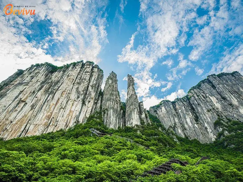 Khung cảnh thiên nhiên Đại Vi Sơn Tham quan Đại Vi Sơn