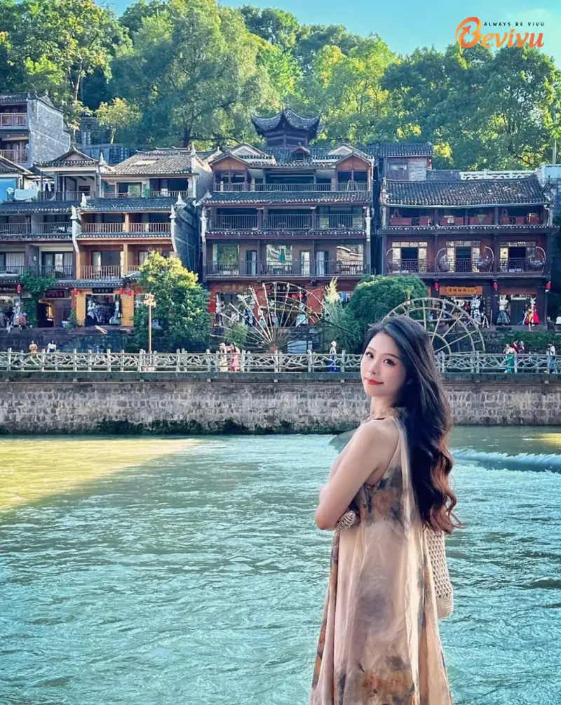Check-in chill bên sông Đà Giang Du lịch Phượng Hoàng Cổ Trấn bên sông Đà Giang