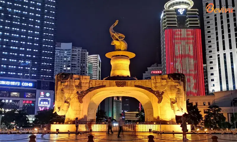 Địa điểm nổi bật và sầm uất nhất tại Nam Ninh Quảng trường Ngũ Tượng