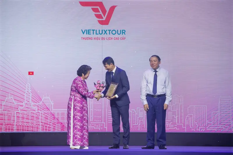 Vietluxtour Công ty du lịch
