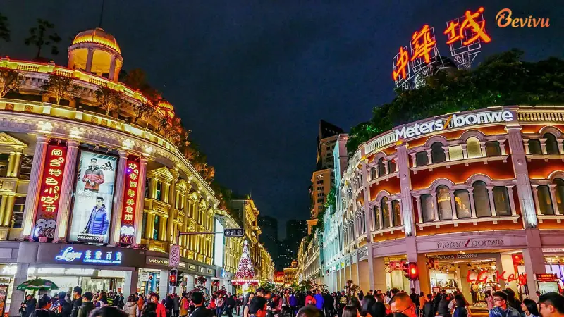 Phố đi bộ Zhongshan Road luôn là điểm đến sôi động địa điểm du lịch Nam Ninh tại Zhongshan Road