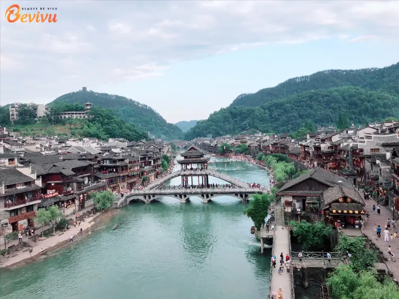 du lịch Phượng Hoàng Cổ Trấn mùa nào đẹp