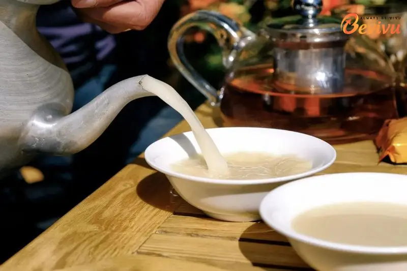 Rượu lúa mạch Qingke với hương vị nồng nhẹ Rượu lúa mạch Qingke ẩm thực du lịch cửu trại câu