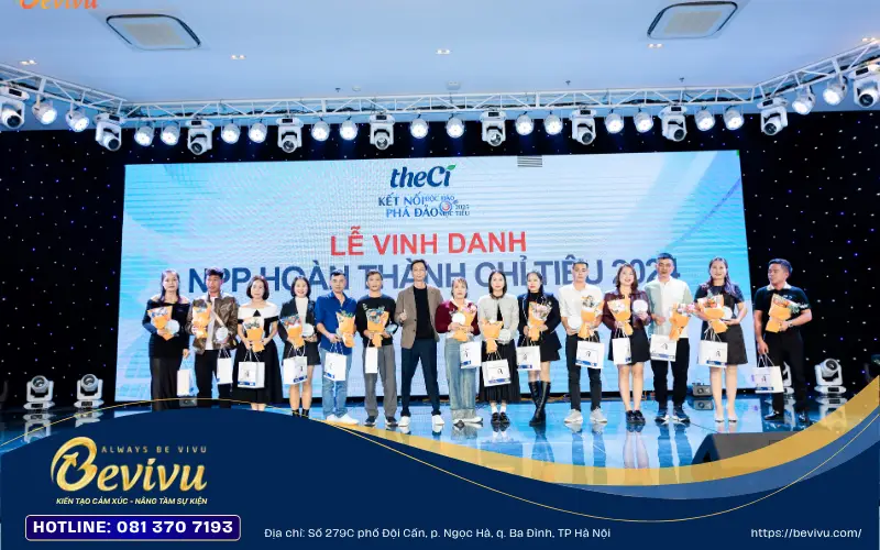 Lễ vinh danh trong sự kiện