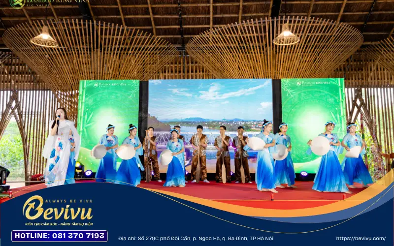 Văn nghệ múa hát vui vẻ