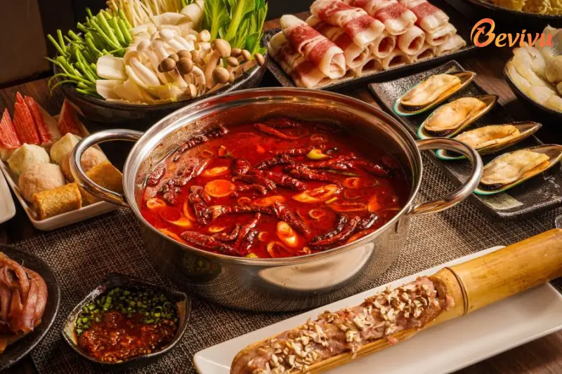 Lẩu Tứ Xuyên là món ăn không thể thiếu khi đến Cửu Trại Câu ẩm thực cửu trại câu với lẩu tứ xuyên