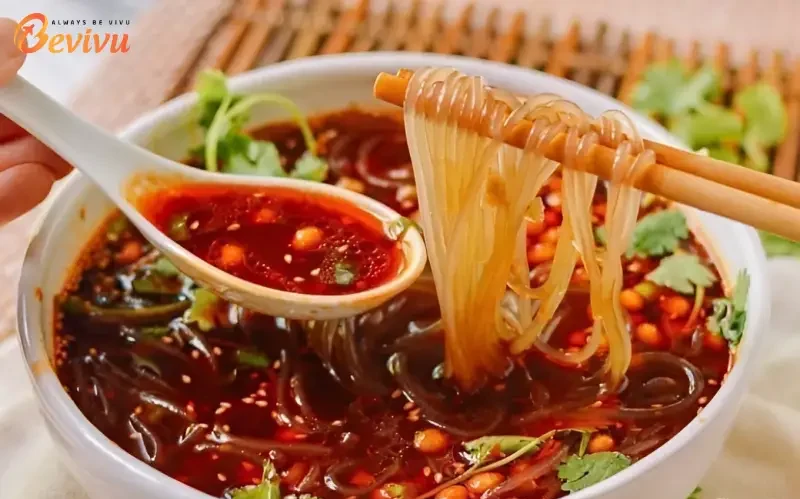 Miến chua ngọt Trùng Khánh với hương vị chua cay đặc trưng ẩm thực du lịch trùng khánh mì chua cay