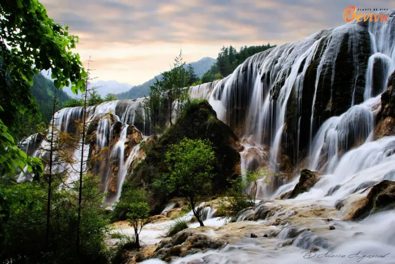 Quang cảnh tại thác Trân Châu du lịch cửu trại câu tại thác trân châu