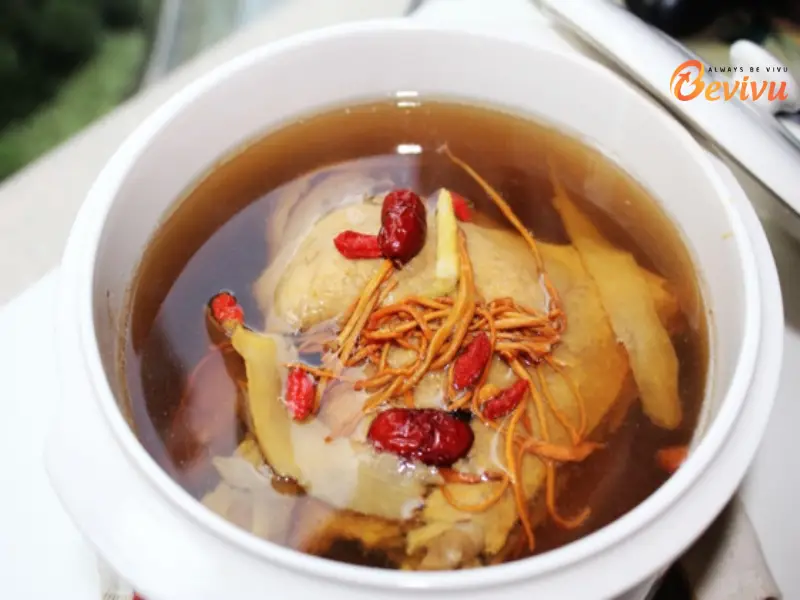 Vịt hầm đông trùng hạ thảo là món ăn bổ dưỡng ẩm thực cửu trại câu vịt hầm đông trừng hạ thảo