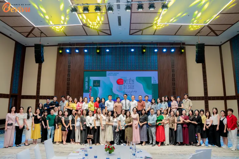 Đoàn check in tại Flamingo Tân Trào