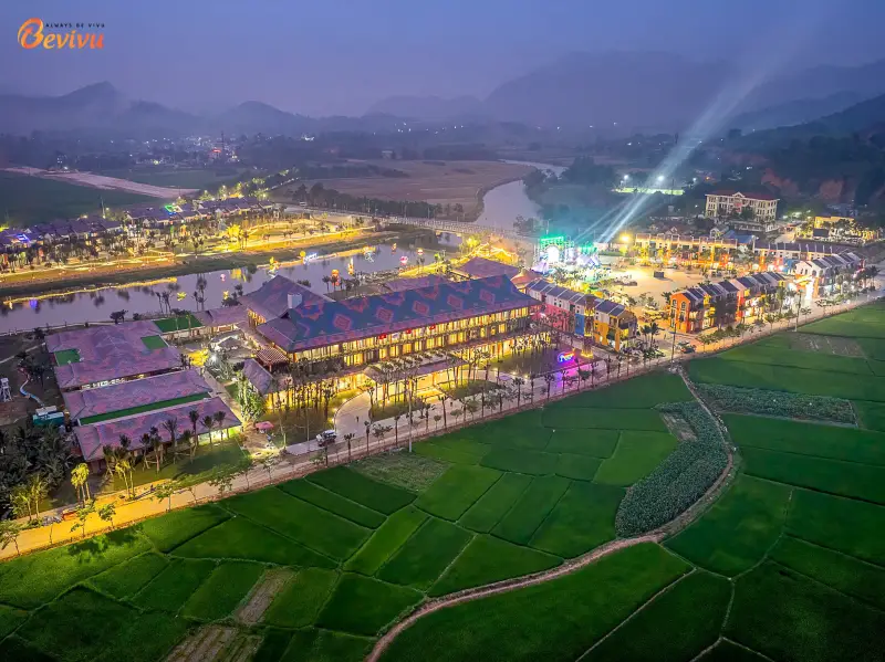Flamingo Tân Trào về đêm