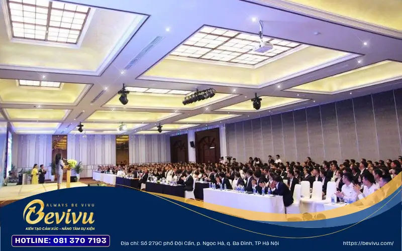 Toàn cảnh hội thảo với các khách mời tham dự trong không khí trang trọng. tổ chức hội thảo chuyên nghiệp