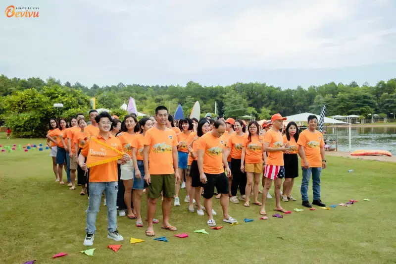 Tận hưởng những hoạt động vui vẻ cùng đồng nghiệp Tận hưởng hoạt động trong tour du lịch công ty
