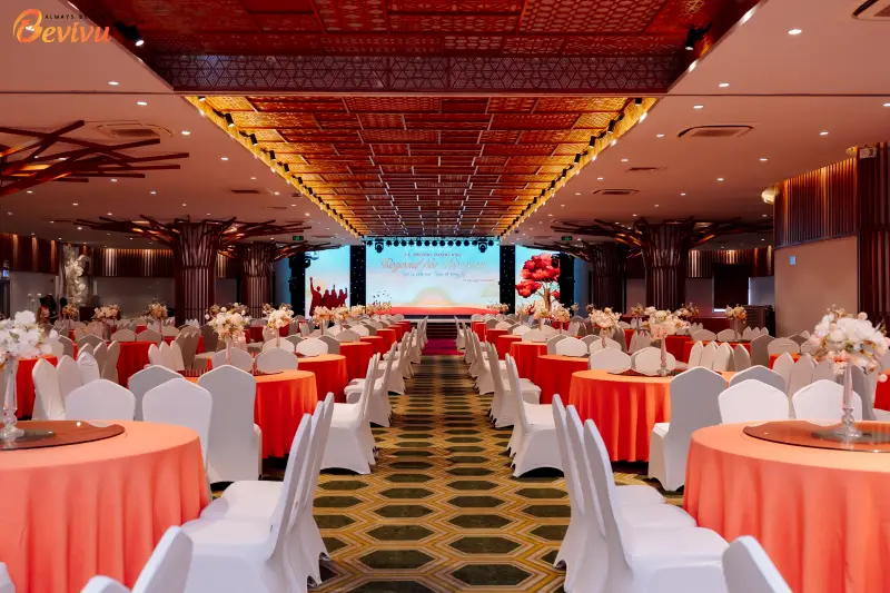 Thiết kế thi công sân khấu sự kiện