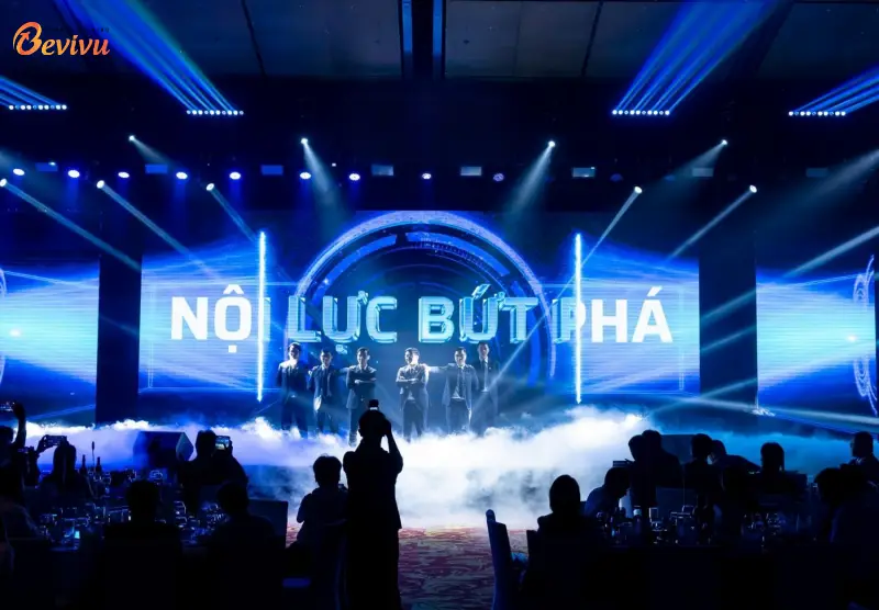 Đảm bảo an toàn và tính thẩm mỹ Thiết kế thi công sân khấu có tính thẩm mỹ