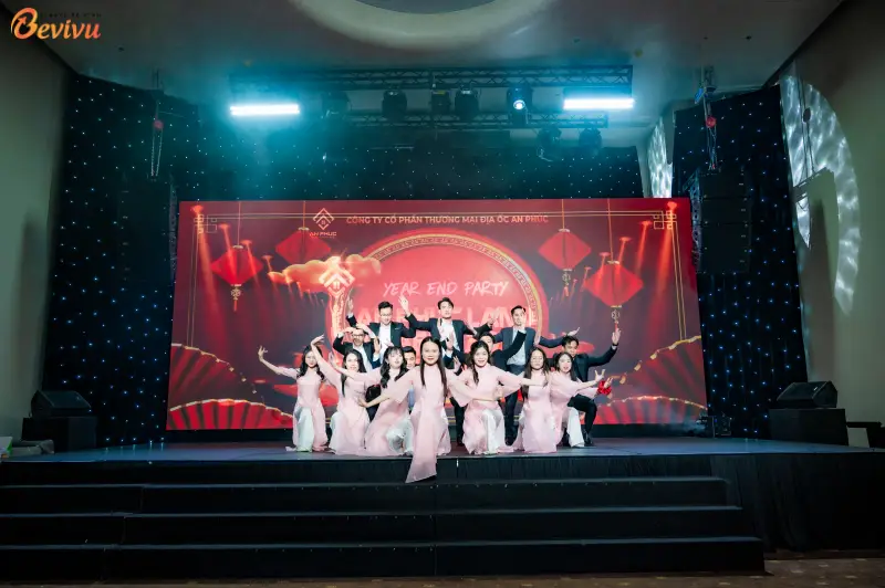 Sân khấu hiện đại, tối giản Thiết kế thi công sân khấu sự kiện hiện đại tối giản