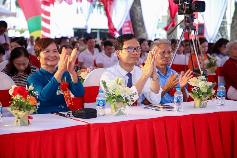 Kịch bản tổ chức họp lớp 30 năm