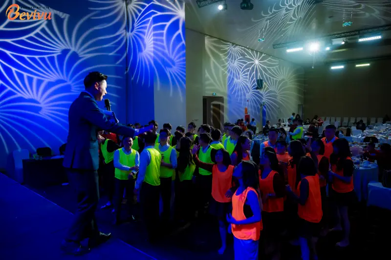 Year End Party kết hợp TeamBuilding trong nhà Tổ chức year end party kết hợp teambuilding