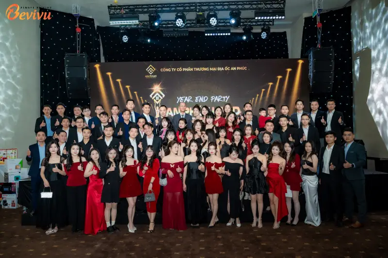 Tổ chức year end party bất động sản
