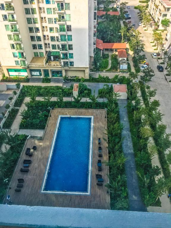 bể bơi nhìn từ trên cao