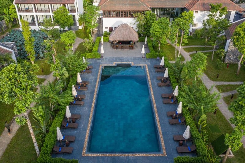 Aravinda Resort Ninh Binh đẹp tựa như bức tranh thiên nhiên hùng vĩ bên hồ bơi vô cực