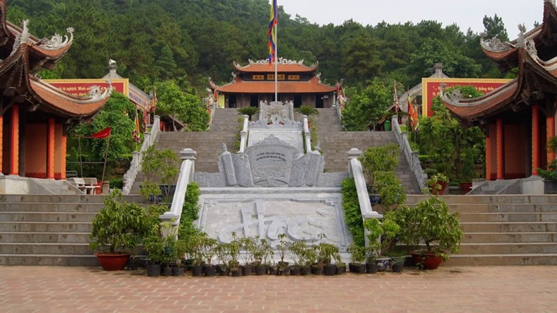  khu di tích lịch sử Côn Sơn - Kiếp Bạc hùng vĩ