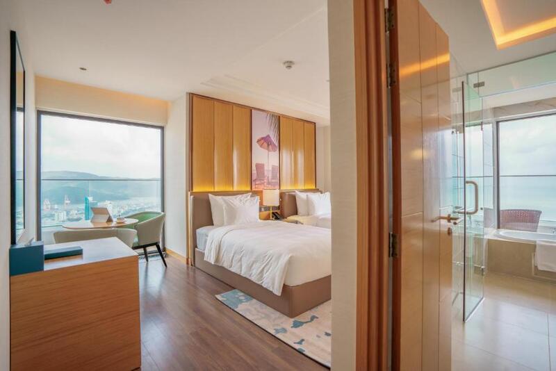 Hạng phòng Three-bedroom Suite Oceanview