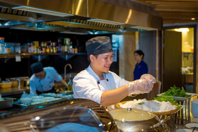 Nhà hàng tại khách sạn