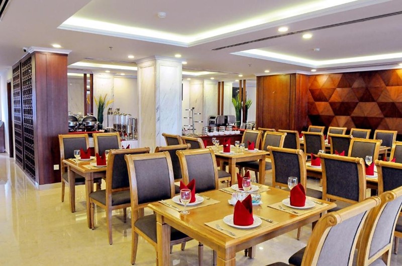 Nhà hàng tại khách sạn