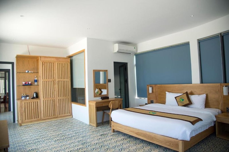 Khách sạn với phong cách thiết kế đầy đủ, không gian tỏng lành trang bị đầy đủ tiện nghi